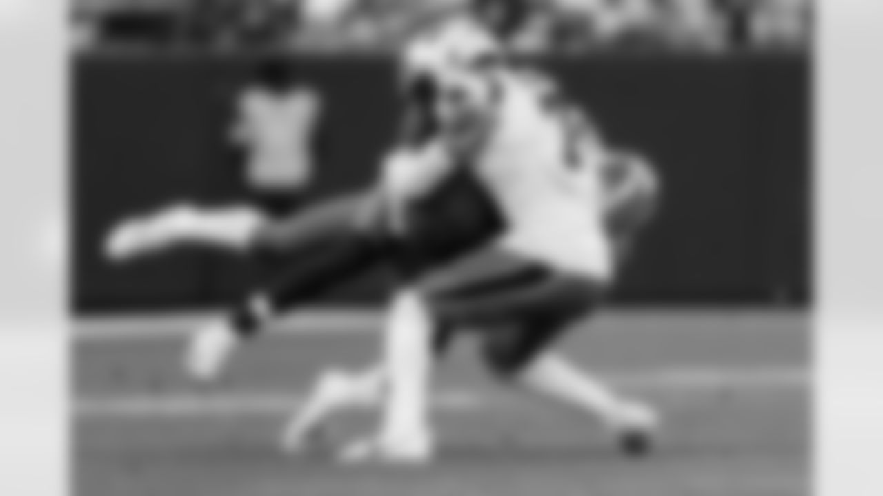 110225_CARatGB_AS107832