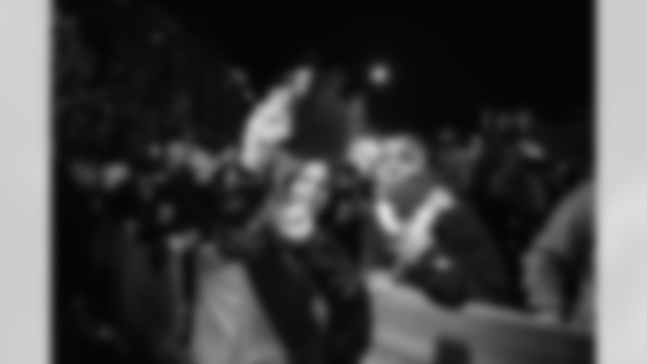 111825_TreeLighting_Selects-8199