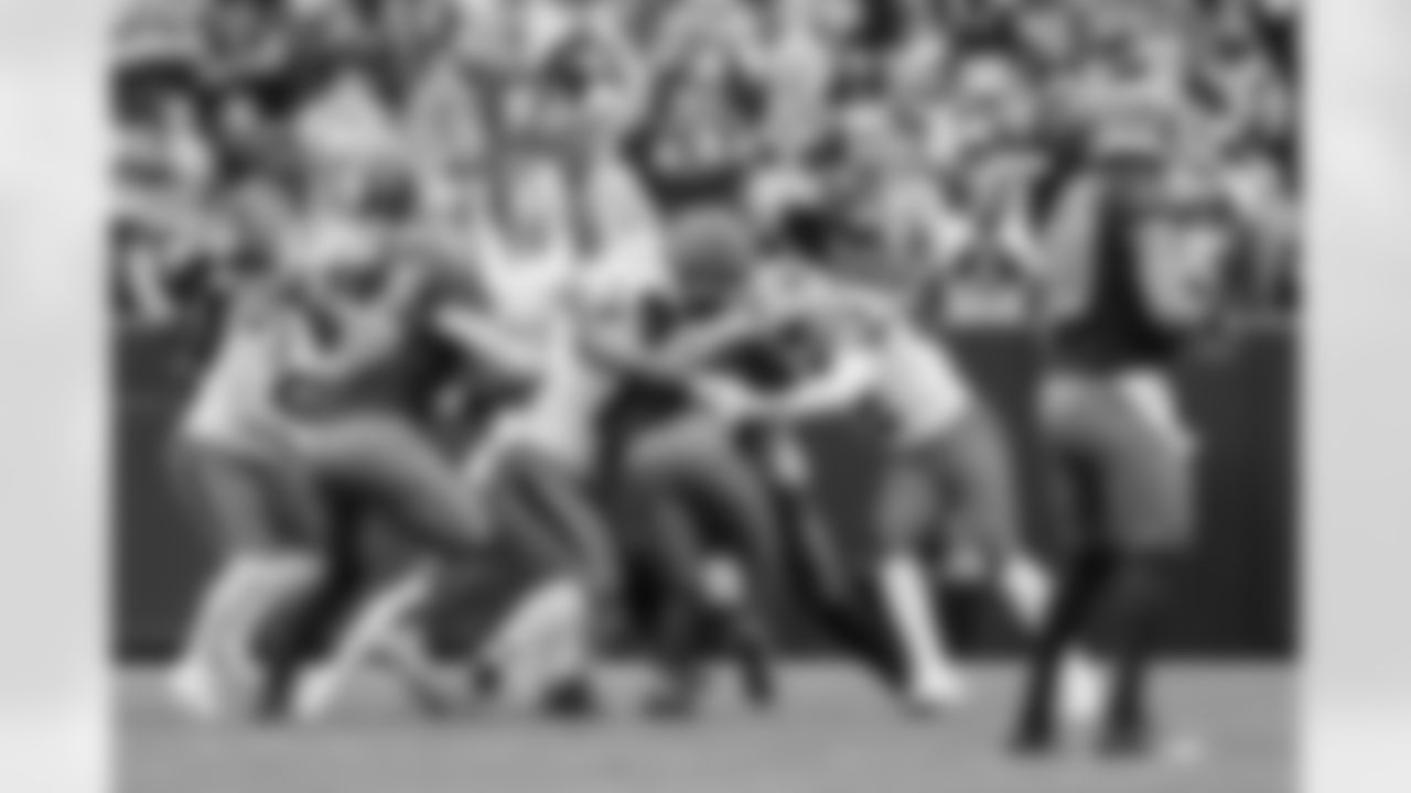 110225_CARatGB_AH201516