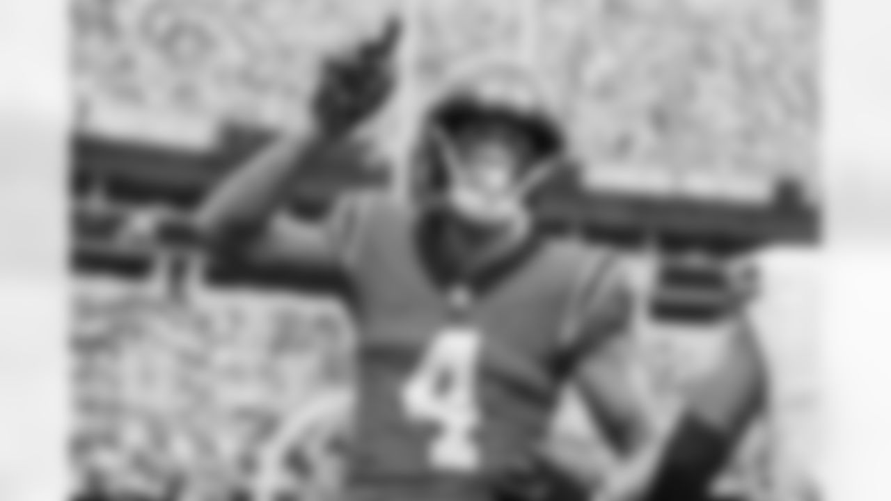 101225_DALvsCAR_HM1_6608