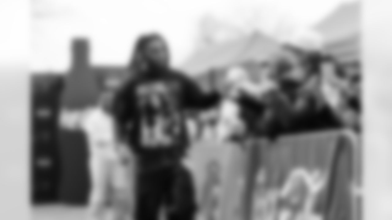 122125_CARvsTB_CB205630