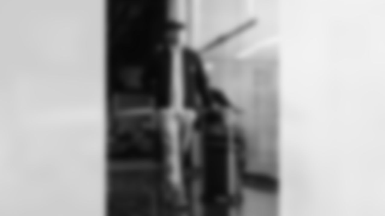 112425_CARatSF_AS305884