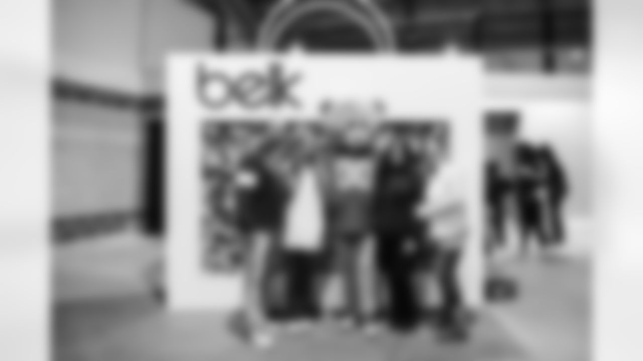 111825_TreeLighting_Selects-8440