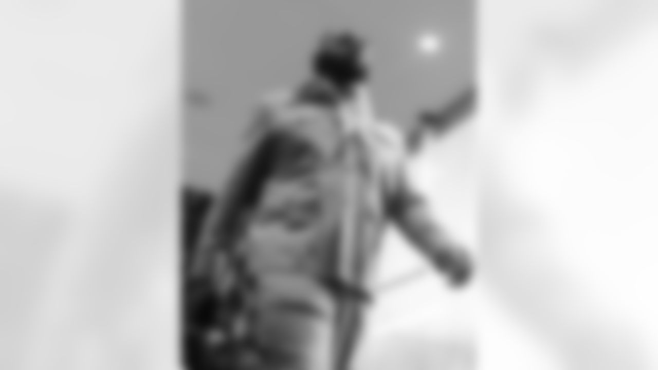 112425_CARatSF_AS306074