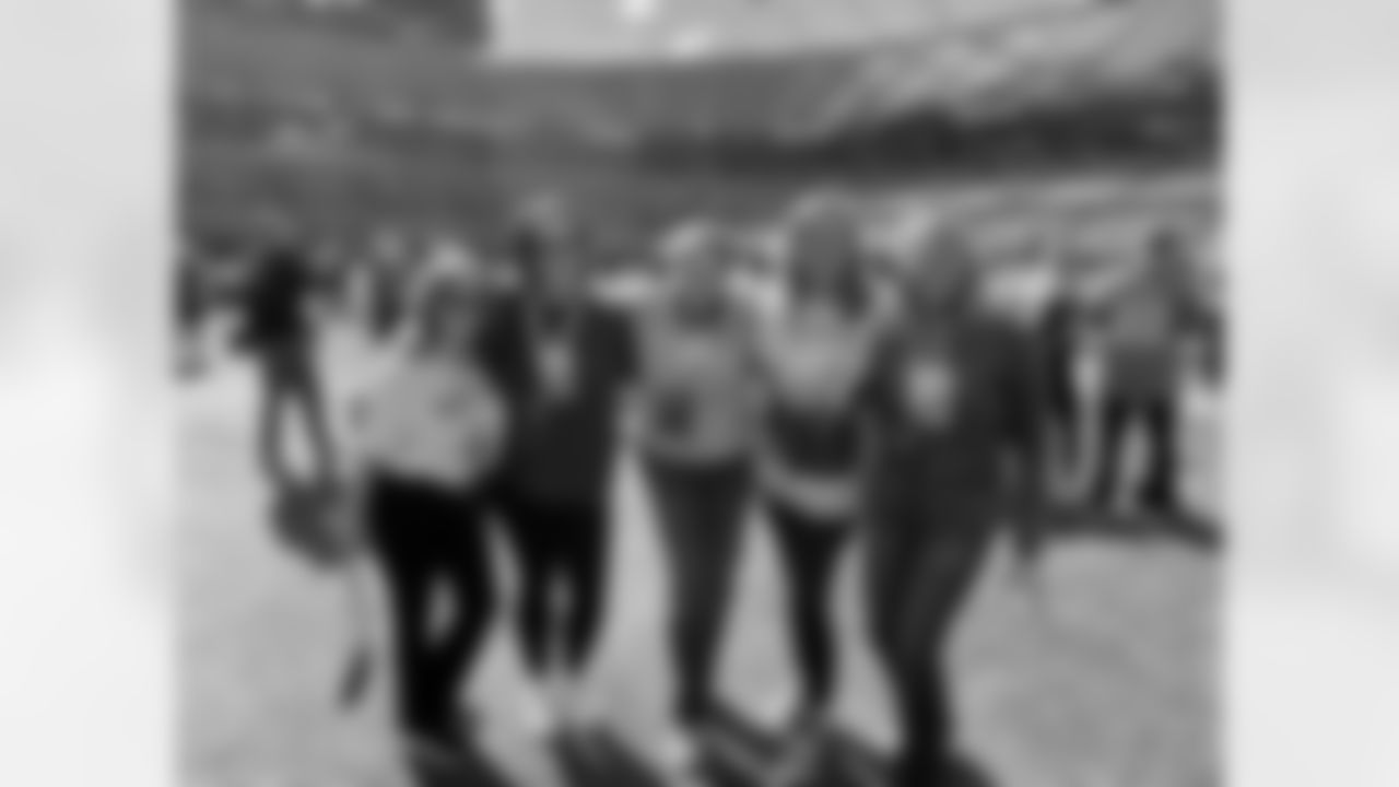 10.26 Charlotte Mecklenburg Library Foundation Field Photo