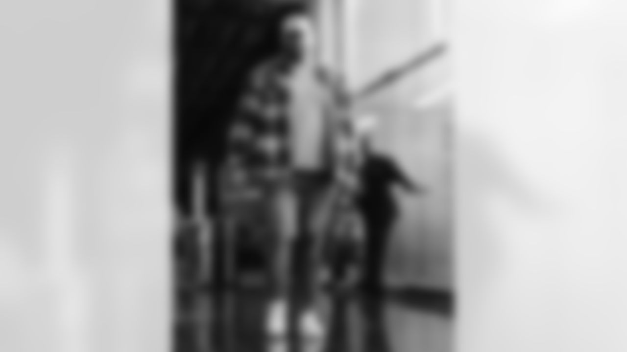 112425_CARatSF_AS305874