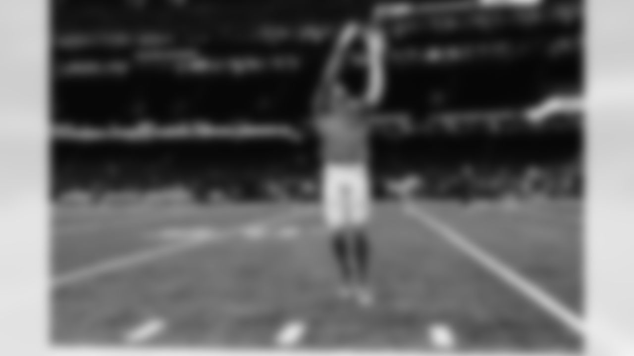 121425_CARatNO_AH100974