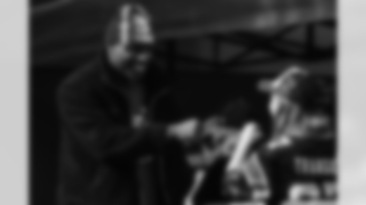 110925_CARvsNO_CB204615