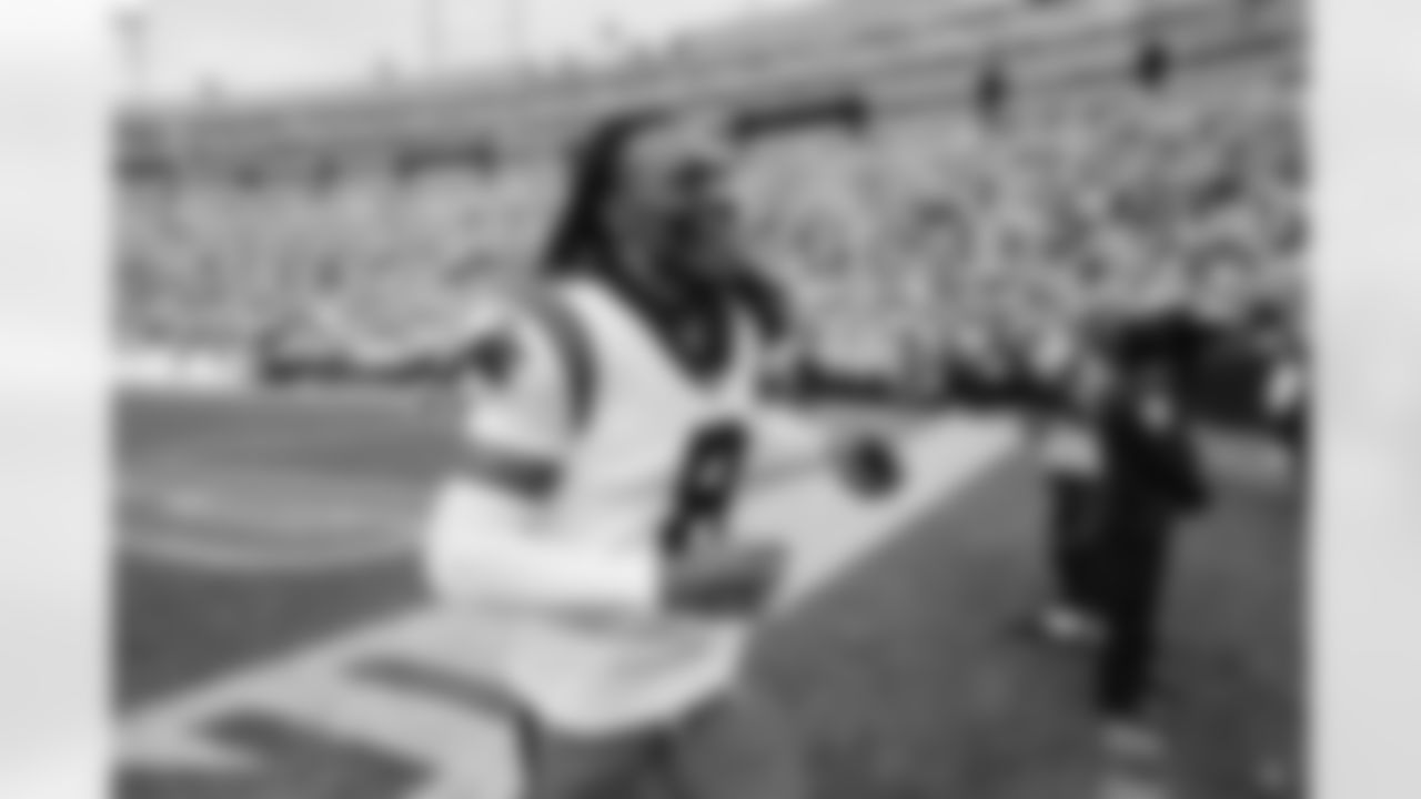 110225_CARatGB_AS303129