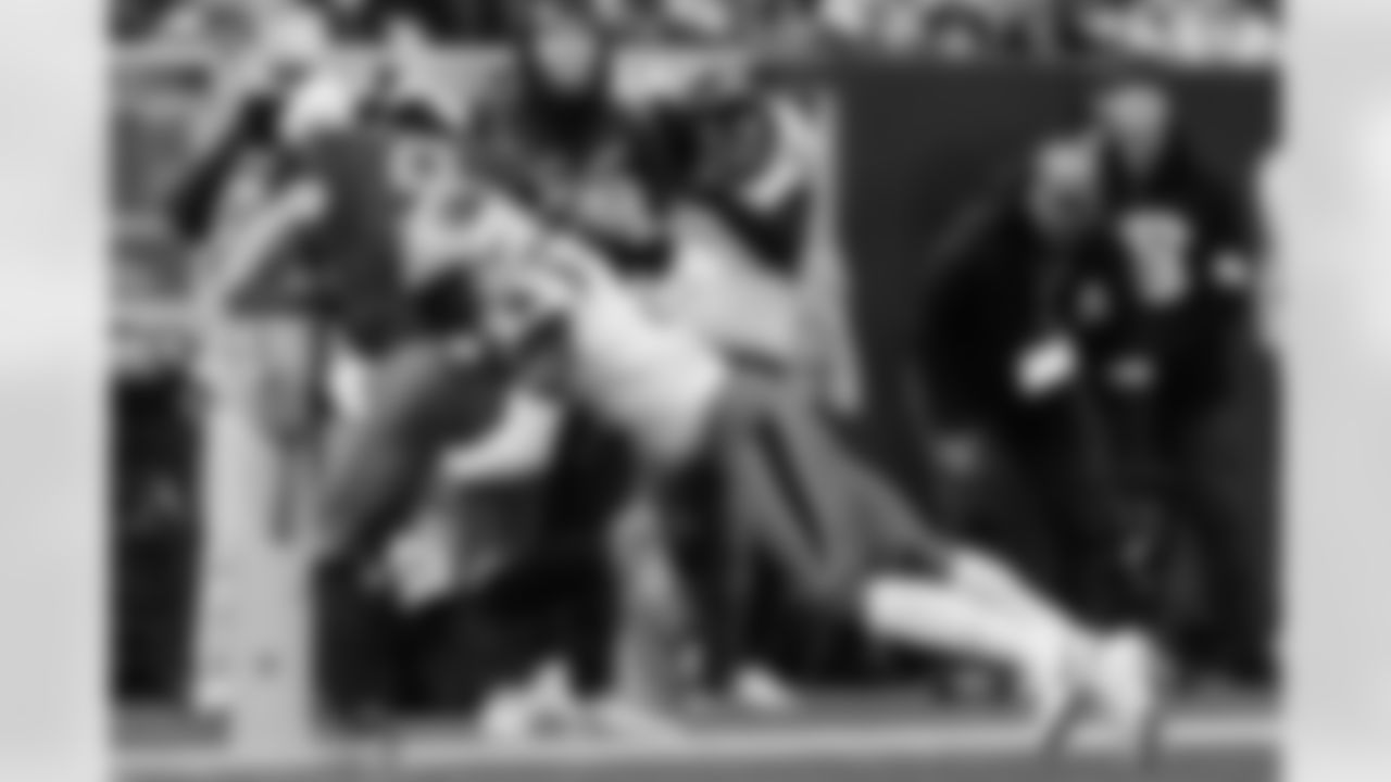 110225_CARatGB_AS100433