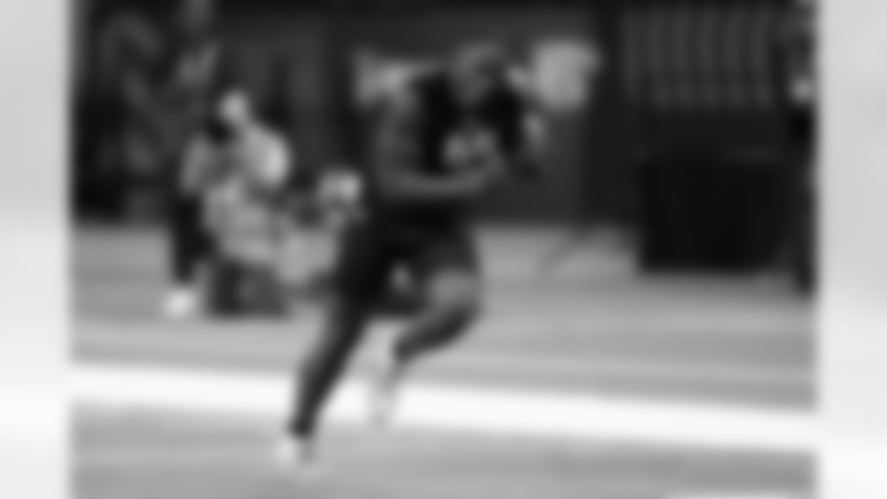 Texas A&M defensive lineman Nic Scourton participates in a drill during the 2025 NFL Scouting Combine on Thursday, February 27, 2025 in Indianapolis, Indiana. (Kathryn Riley/NFL)