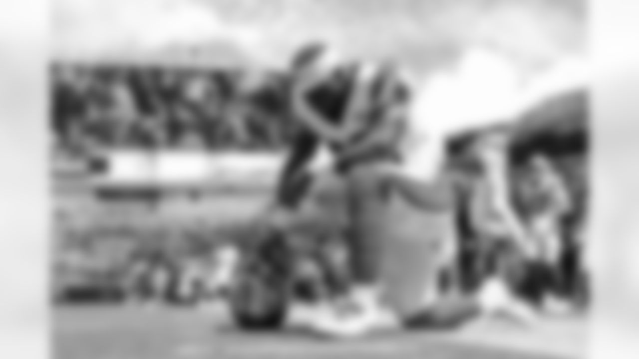 090725_CARatJAX_AH103210