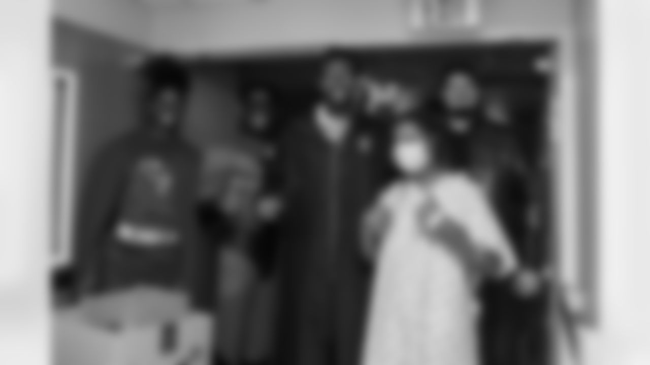 The Carolina Panthers visit Levine Children's Hospital on Tuesday, Oct. 28, 2025 in Charlotte, NC. (Photo by Cassie Baker//Carolina Panthers)