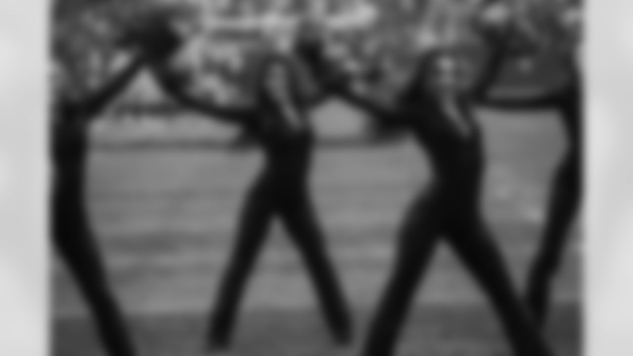 251130 ENT vs LA Rams TopCats-53