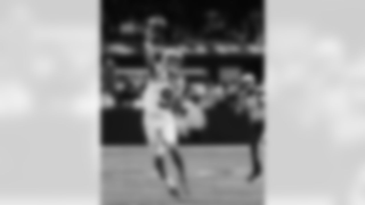 121425_CARatNO_AS104318