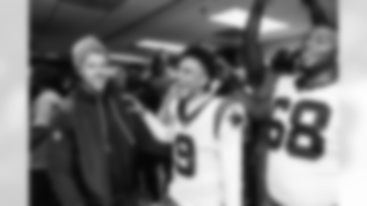 110225_CARatGB_AH305246