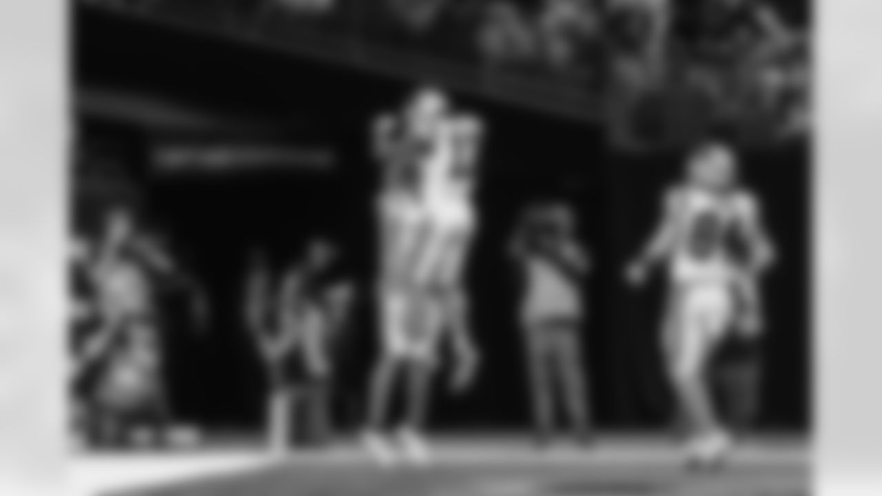 121425_CARatNO_AH102679