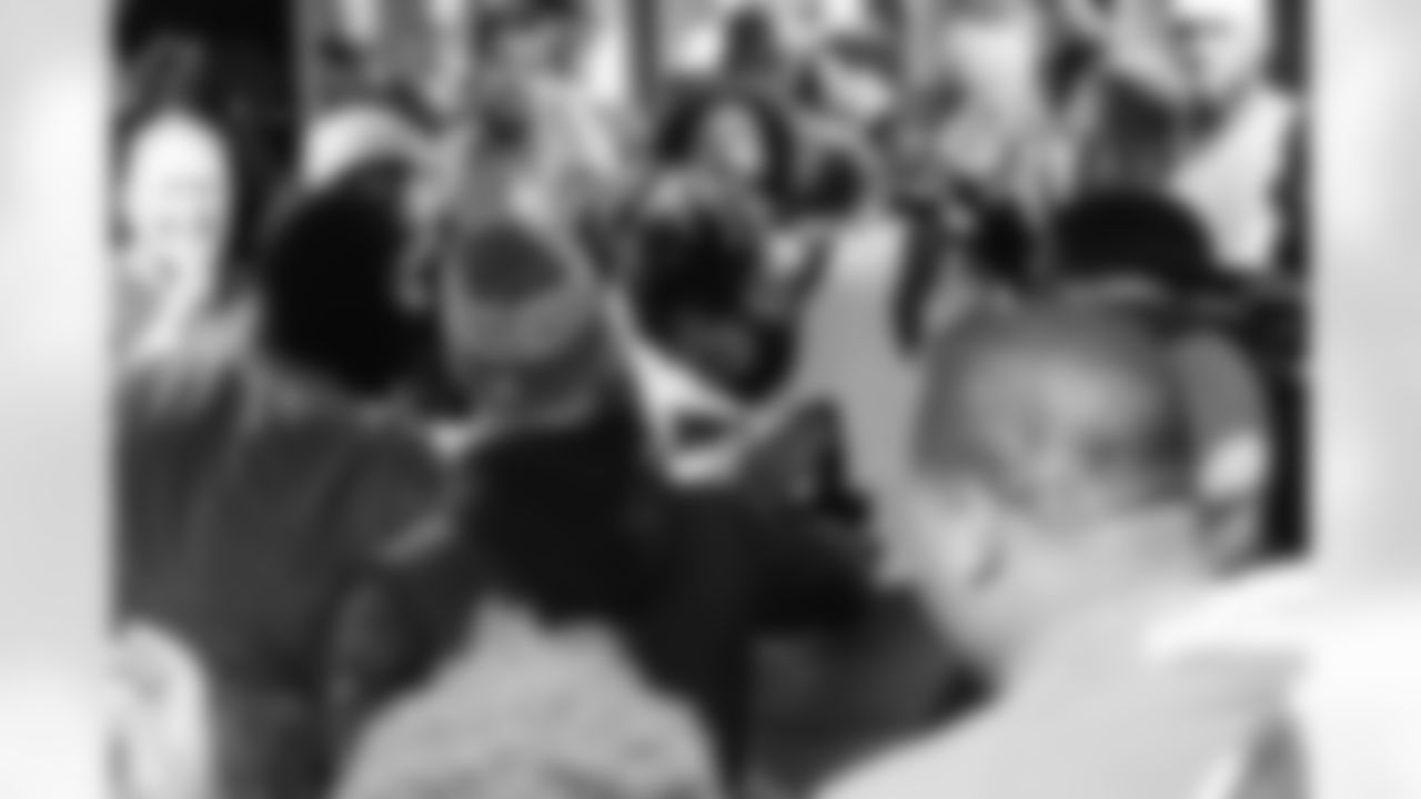 110225_CARatGB_AS304923