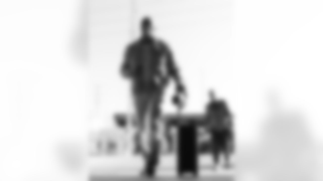 112425_CARatSF_AS305829