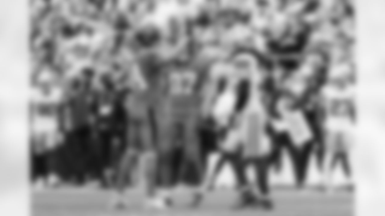 101225_DALvsCAR_AS108710