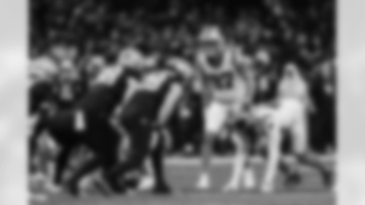 121425_CARatNO_AH308252