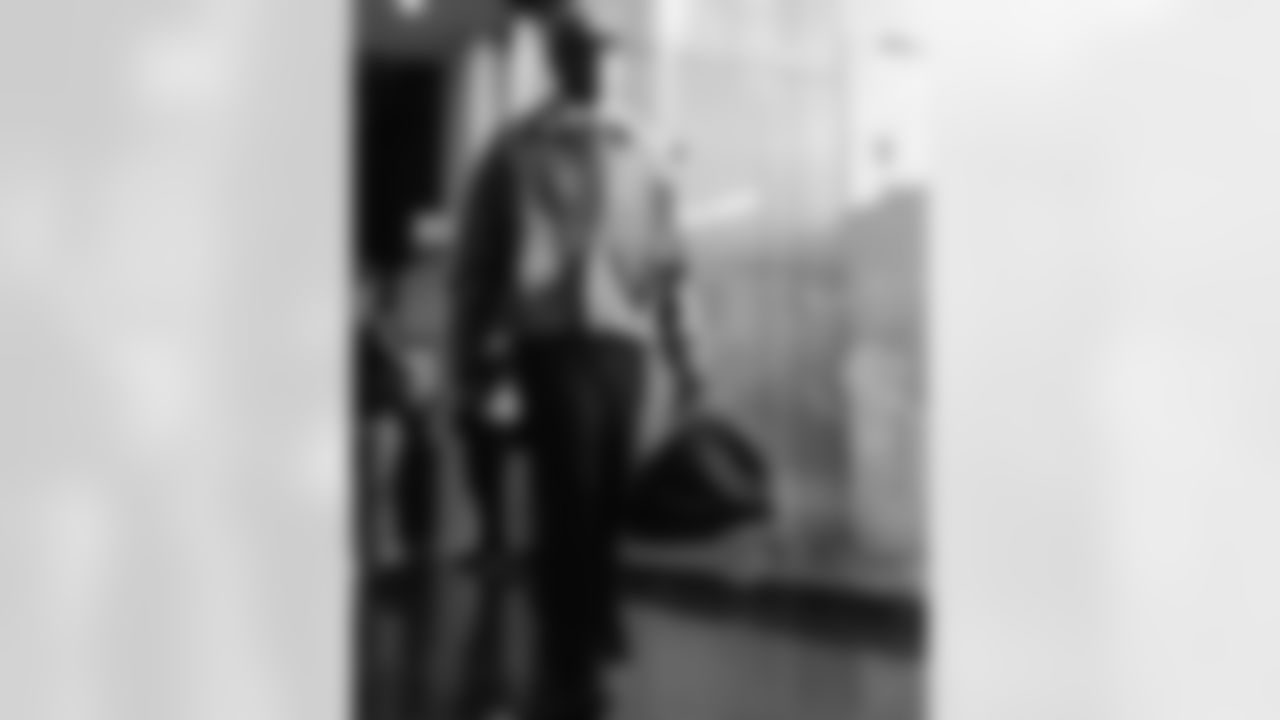 112425_CARatSF_AS305851