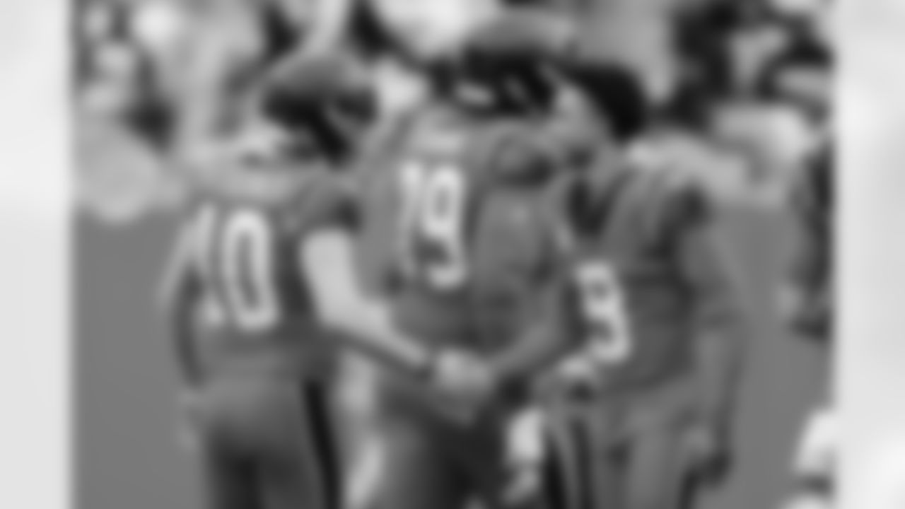 101225_DALvsCAR_AS100970