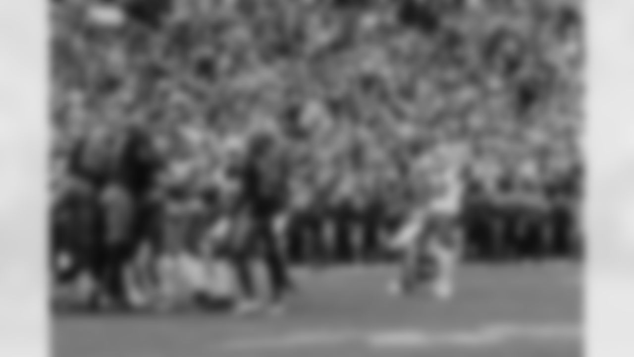 110225_CARatGB_AS205952