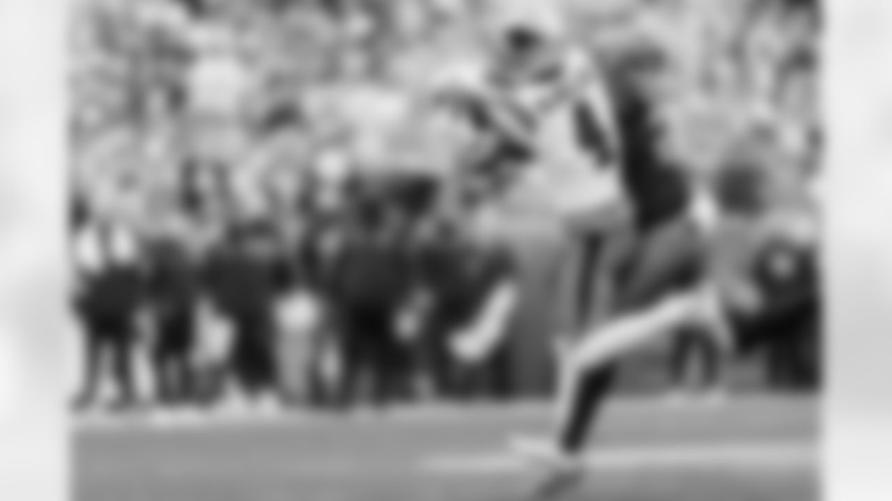 110225_CARatGB_AH201051