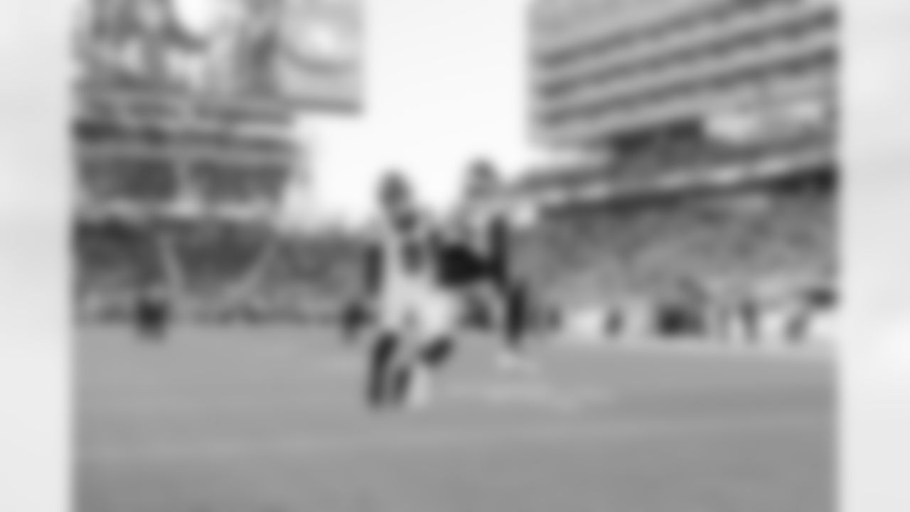 112425_CARatSF_AH201287