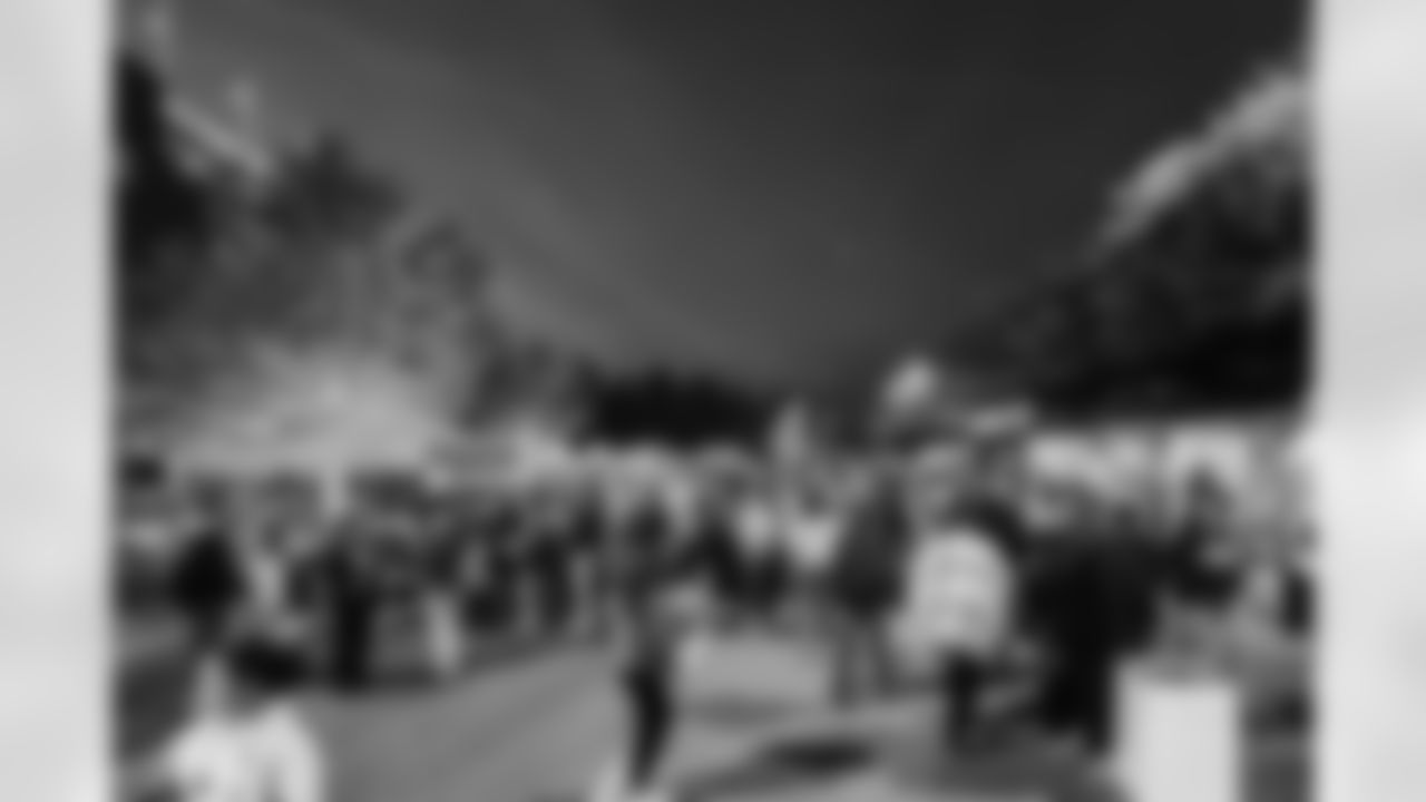 111825_TreeLighting_Selects-2