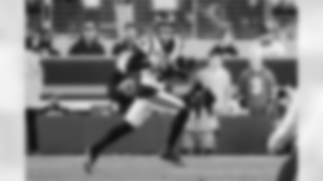 The Carolina Panthers face the San Francisco 49ers on Monday Night Football on Monday, Nov. 24, 2025 at Levi's Stadium in Santa Clara, CA.