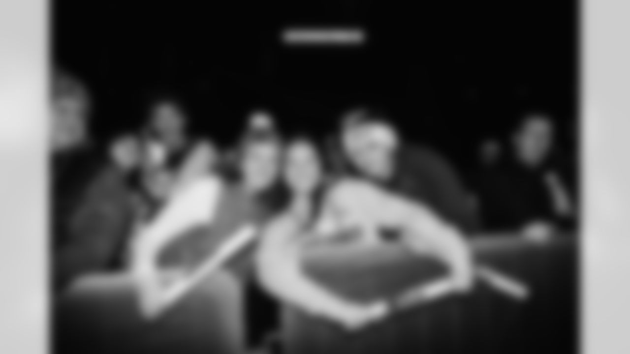 111825_TreeLighting_Selects-7193