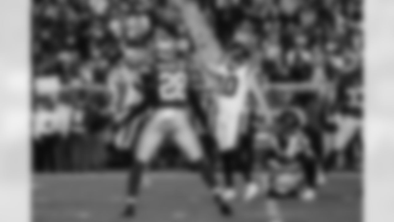 112425_CARatSF_AH101194