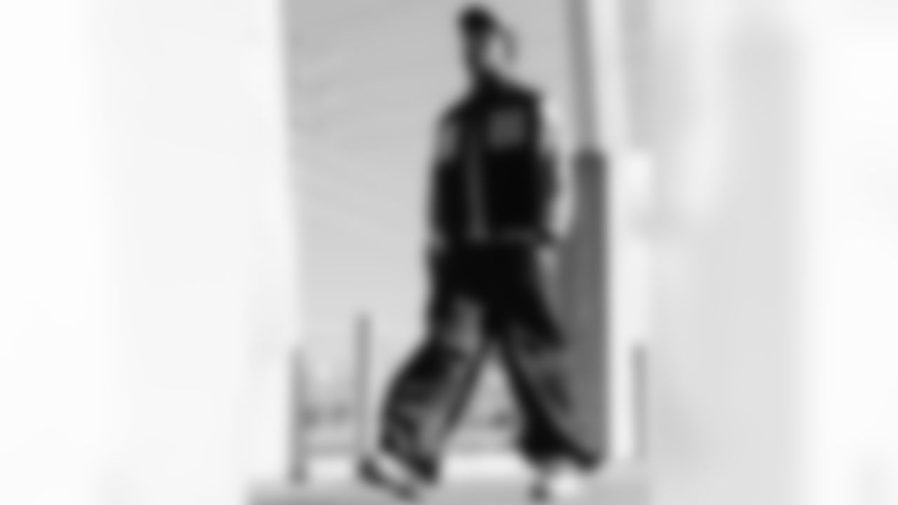 112425_CARatSF_AS305803