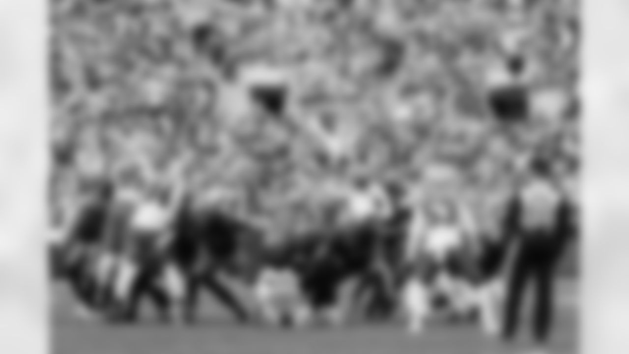 110225_CARatGB_AS205516