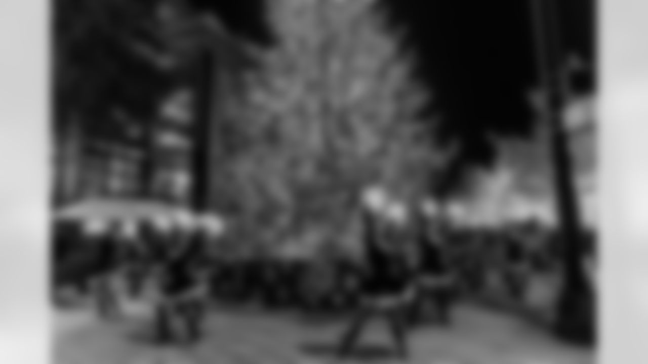 #1 111825_AM_TreeLighting_0104