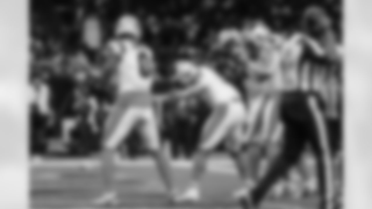 121425_CARatNO_AH102178