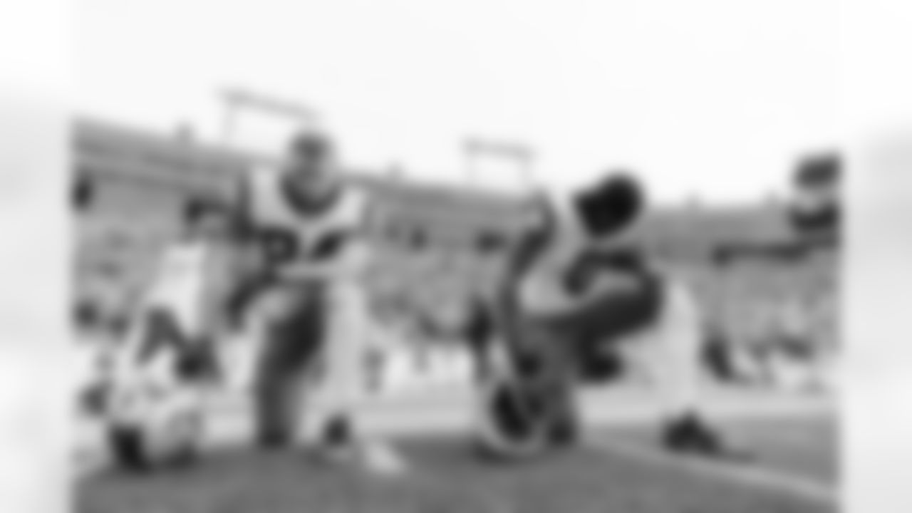 110225_CARatGB_AH209827