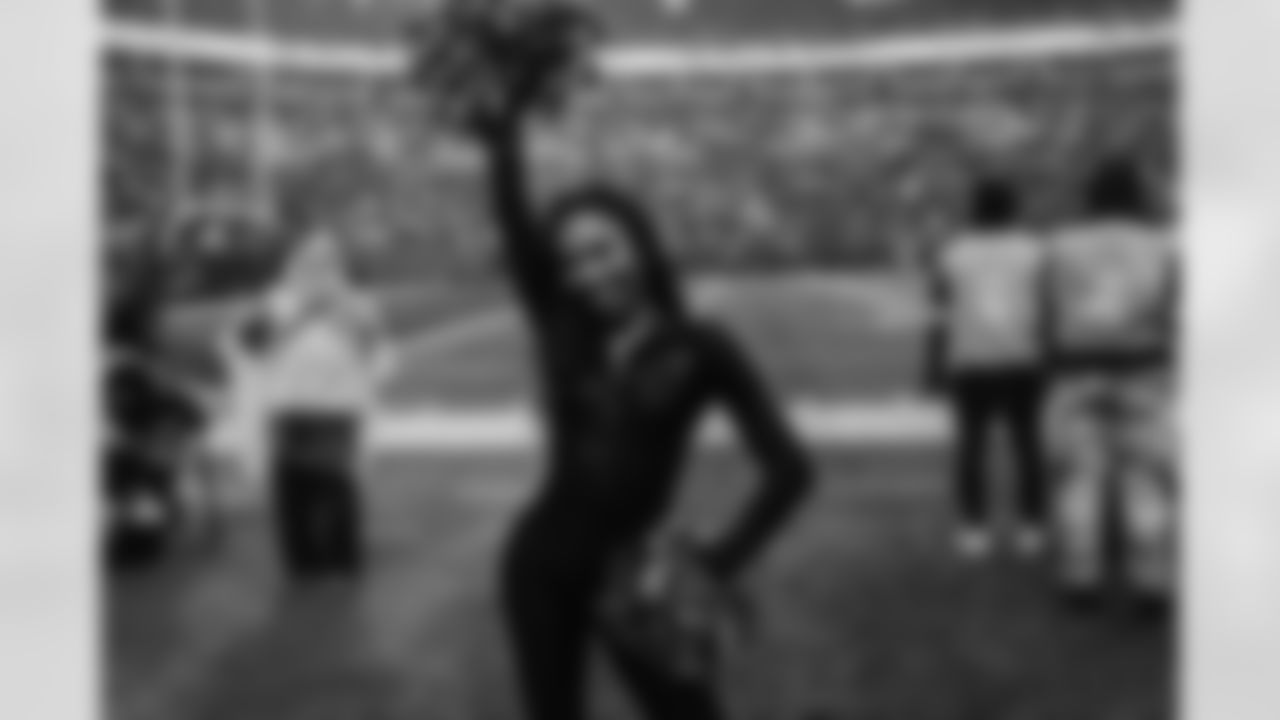 251130 ENT vs LA Rams TopCats-50