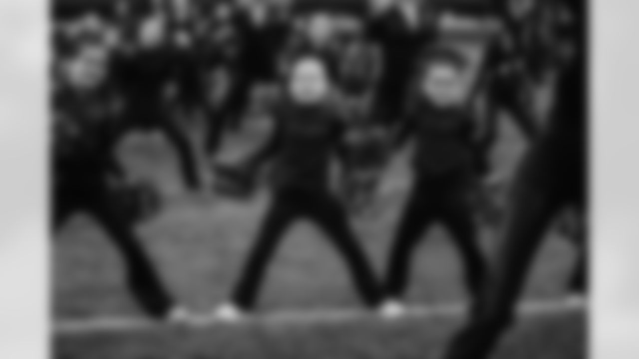 251130ENTvsLARamsHaltime-2