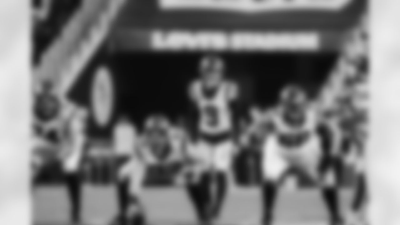 The Carolina Panthers face the San Francisco 49ers on Monday Night Football on Monday, Nov. 24, 2025 at Levi's Stadium in Santa Clara, CA.