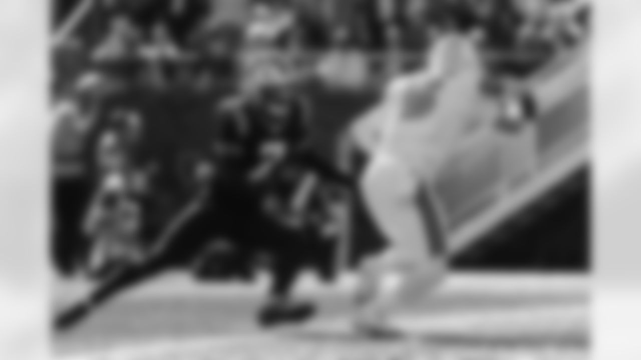 110925_CARvsNO_AS307285