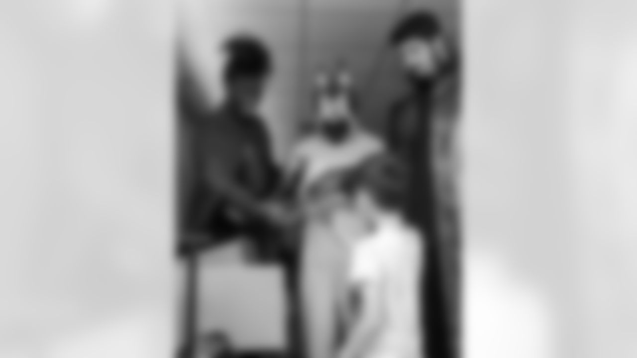 The Carolina Panthers visit Levine Children's Hospital on Tuesday, Oct. 28, 2025 in Charlotte, NC. (Photo by Cassie Baker//Carolina Panthers)