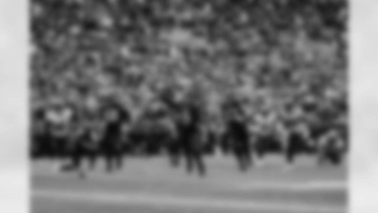 122125_CARvsTB_LW1_7168