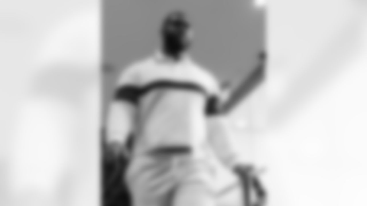 112425_CARatSF_AS306147