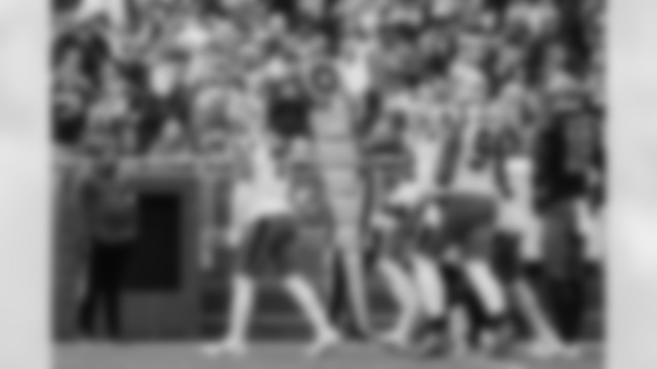 110225_CARatGB_AH104771