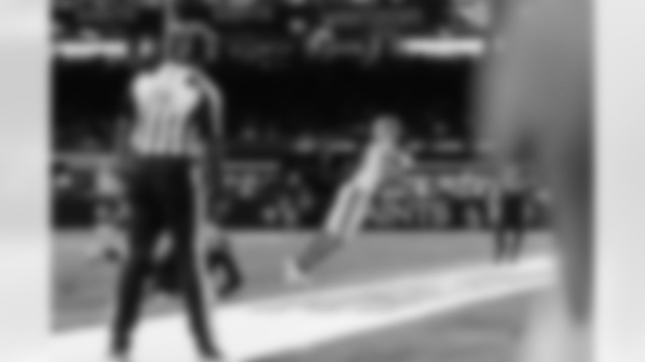 121425_CARatNO_AH102033