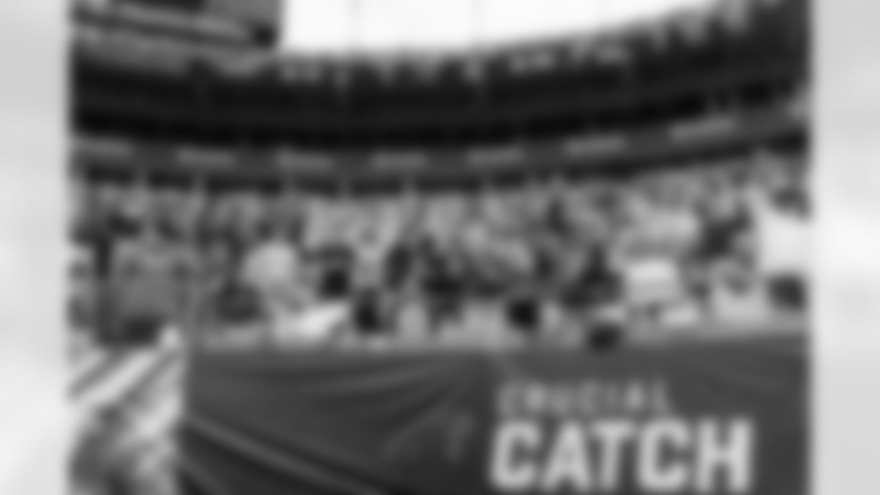 101225_DALvsCAR_KJ1_5061