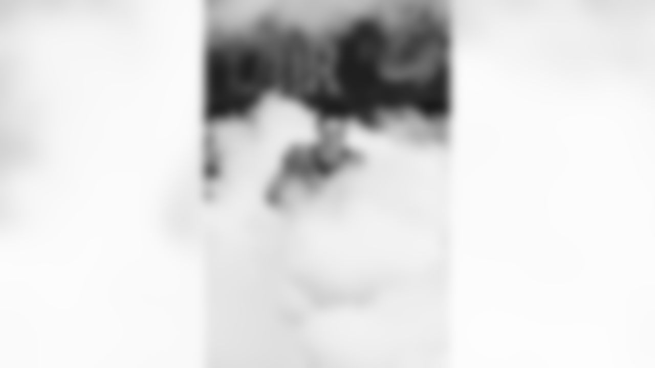 101225_DALvsCAR_AS200227